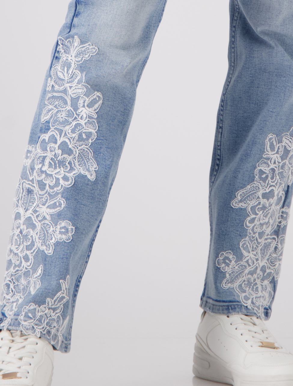 MONARI JEANS WITH LACE DETAIL STYLE 409411