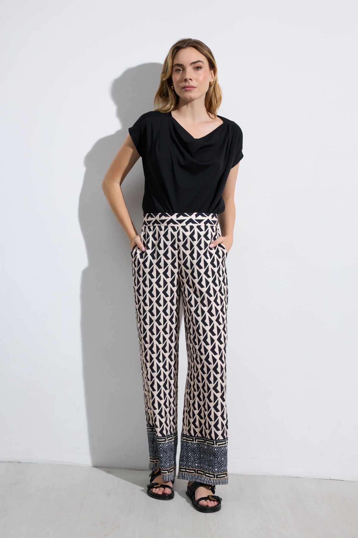 TINTA TROUSER STYLE CISNE COLOUR BLACK