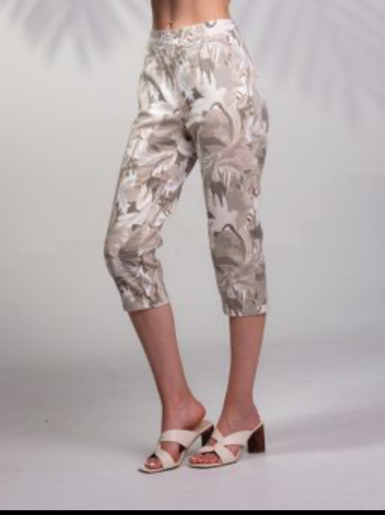 ALISON SHERI CUT OFF TROUSER STYlE A45492 COLOUR MULTI