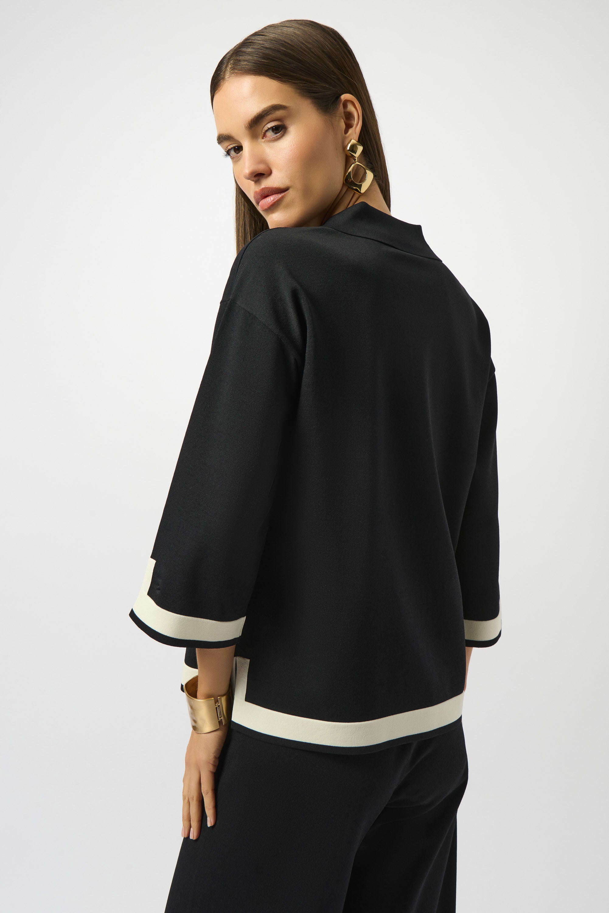 JOSEPH RIBKOFF TOP STYLE 253909 COLOUR BLACK/VANILLA