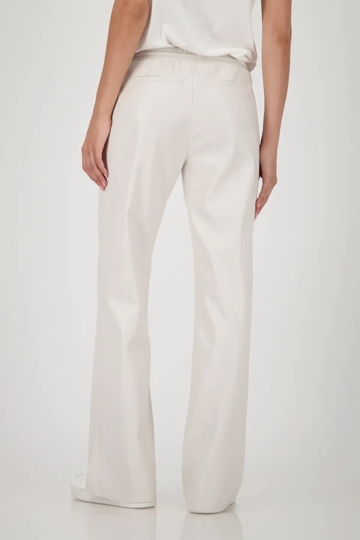 MONARI STRAIGHT CUT TROUSER STYLE 808752 COLOUR OAT MILK