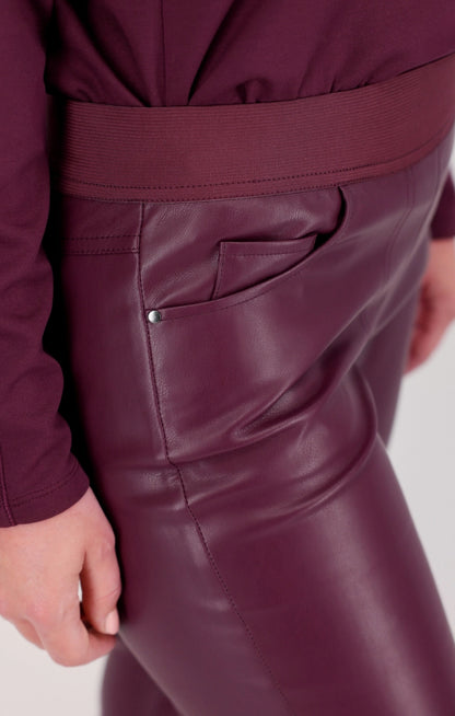 MONARI STRAIGHT LEG FAUX LEATHER TROUSER STYLE 808753 COLOUR BORDEAUX