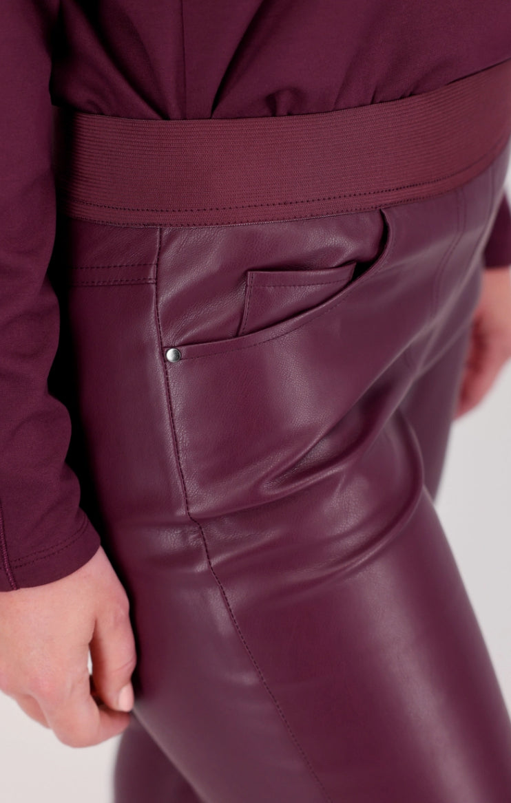 MONARI STRAIGHT LEG FAUX LEATHER TROUSER STYLE 808753 COLOUR BORDEAUX