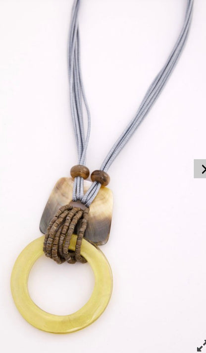 NAYA COLOUR LOOP NECKLACE  STYLE NAS26375