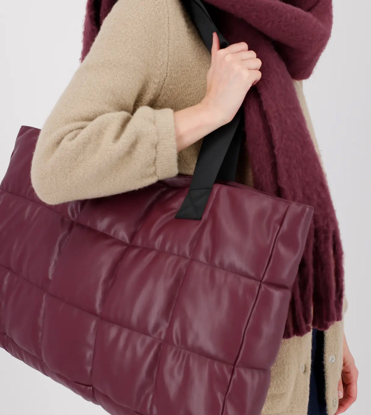 MONARI FAUX LEATHER QUILTED BAG WITH SNAP BUTTON STYLE 809154 COLOUR BORDEAUX