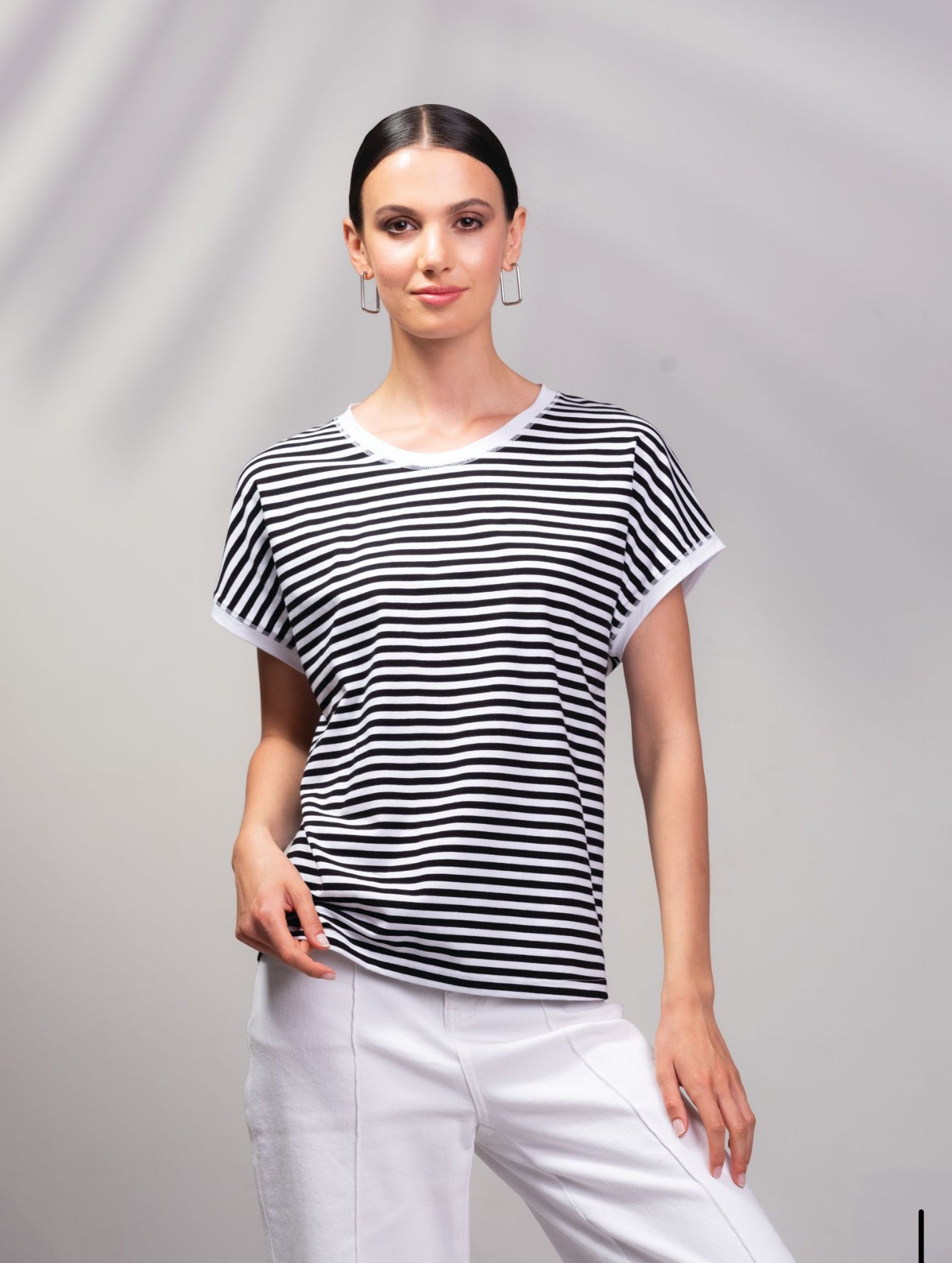 ALISON SHERI T SHIRT STYLE A45232 COLOUR BLACK/WHITE